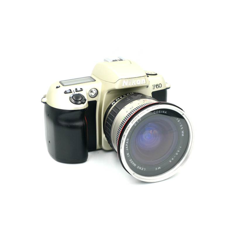 Cámara SLR Nikon F60 con Cosina 19-35mm f3.5-4.5 - Artículo segunda mano