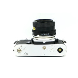 Cámara SLR Nikon FM con Tamron 28mm f2.5