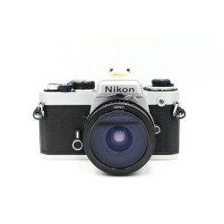 Cámara SLR Nikon FM con Tamron 28mm f2.5