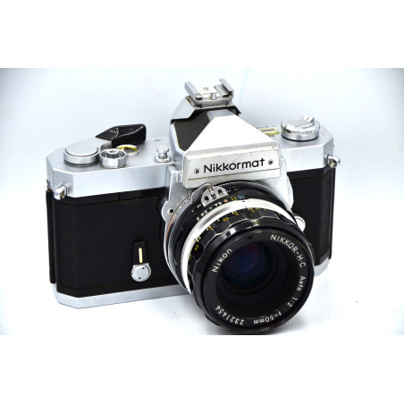 Cámara SLR Nikkormat con Nikkor HC Auto 50mm f2 - Artículo segunda mano