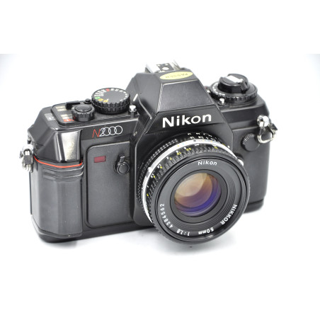 Cámara SLR Nikon N2000 con Nikkor 50mm f1.8 - Artículo segunda mano