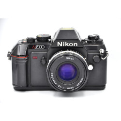Cámara SLR Nikon N2000 con Nikkor 50mm f1.8 - Artículo segunda mano