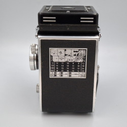 Cámara TLR Rolleiflex con objetivo Tessar 75mm f/3.5