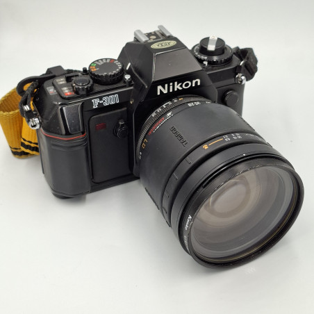 Cámara SLR Nikon F-301 con objetivo Tamron 28-200mm - Artículo segunda mano