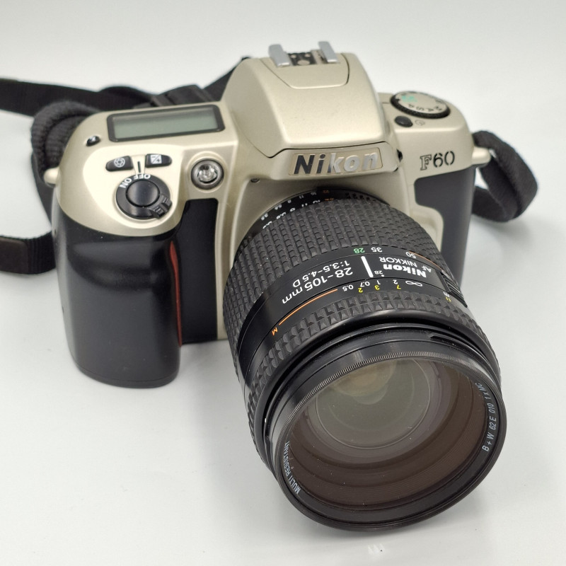 Cámara SLR Nikon F-60 con objetivo Nikkor 28-105mm - Artículo segunda mano