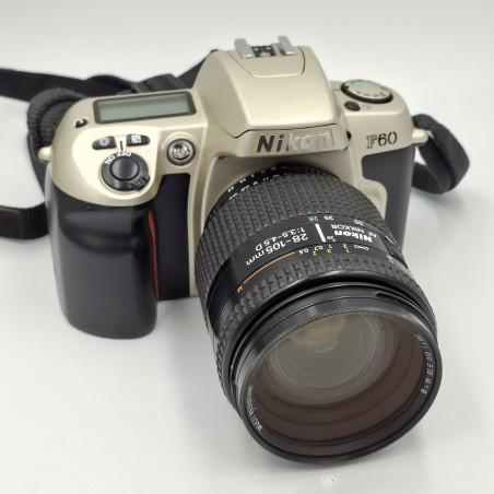 Cámara SLR Nikon F-60 con objetivo Nikkor 28-105mm - Artículo segunda mano