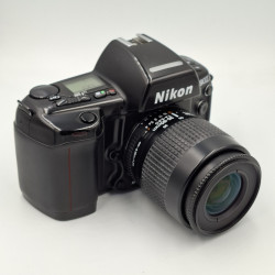 Cámara SLR Nikon F90X con...